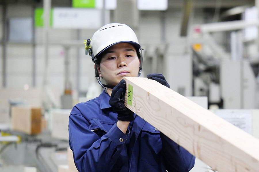 先輩の声 | 都築木材株式会社 -TSUZUKI CORPORATION｜木材の輸入・流通